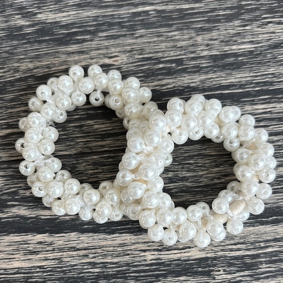 Elegant Pearl Hair Ties - Picture 1 of 1